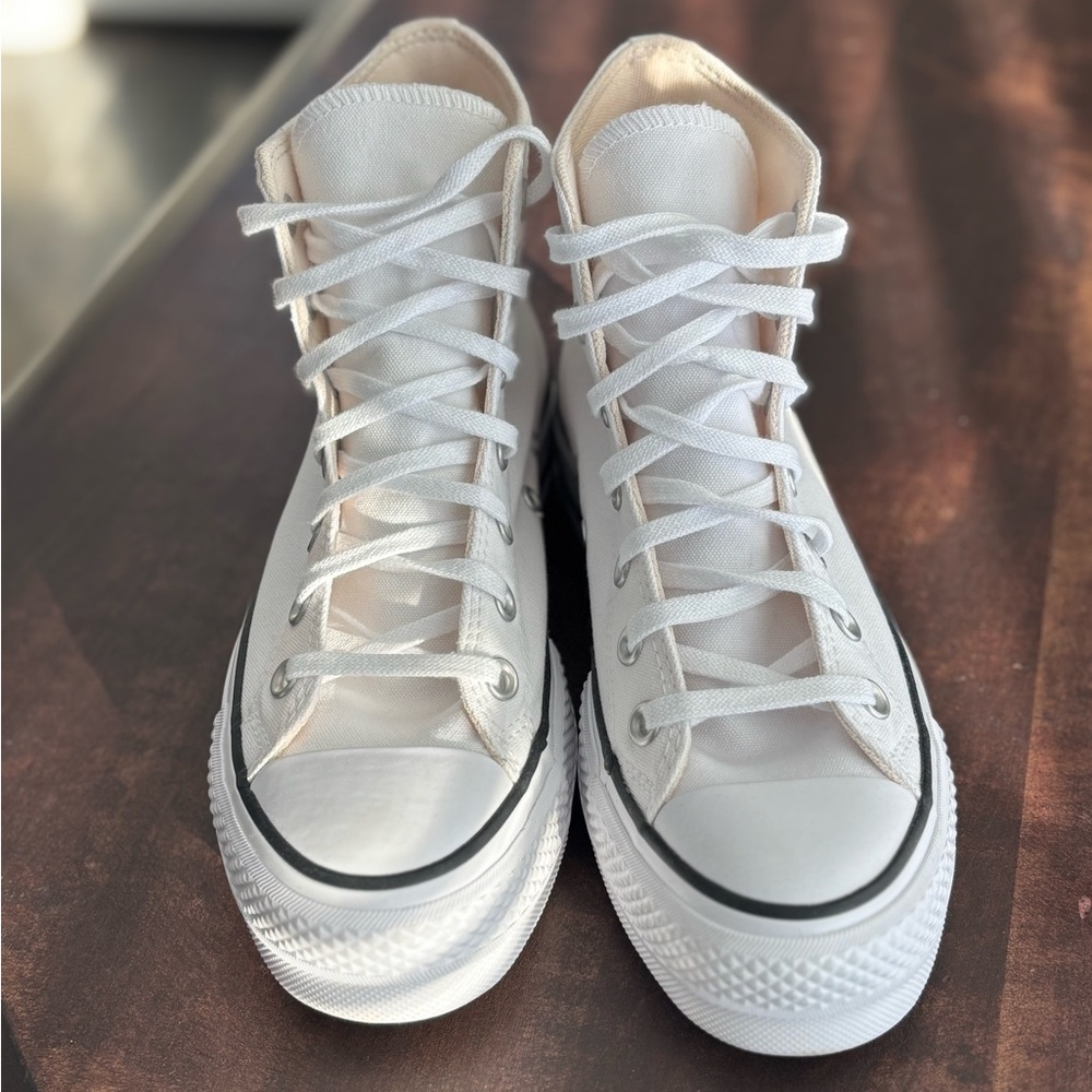 Converse - Chuck Taylor All Star Lift Platform
Canvas - Picture 10 of 17